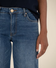 Load image into Gallery viewer, Charlotte Straight Leg 29 Inseam - Historical Wash