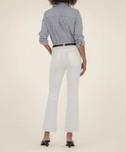 Load image into Gallery viewer, Kelsey Ankle Flair 27 Inseam - Cream Wash
