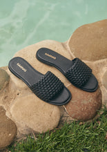 Load image into Gallery viewer, Avellana BasketWeave Slide - Black