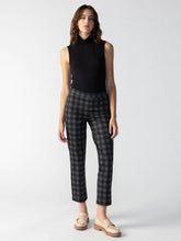 Load image into Gallery viewer, Carnaby Kick Crop Legging - Onyx Check