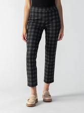 Load image into Gallery viewer, Carnaby Kick Crop Legging - Onyx Check
